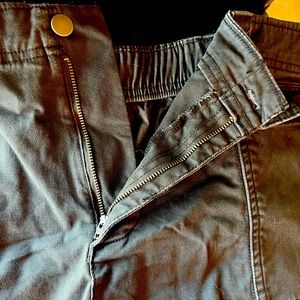 Women’s cargo olive green 4 pocket elastic band in back.